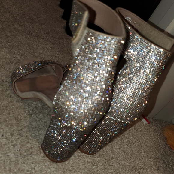 Heels - Picture 2 of 2